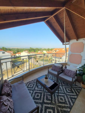 Effis Home Kastoria - Comfort and Serene Environment